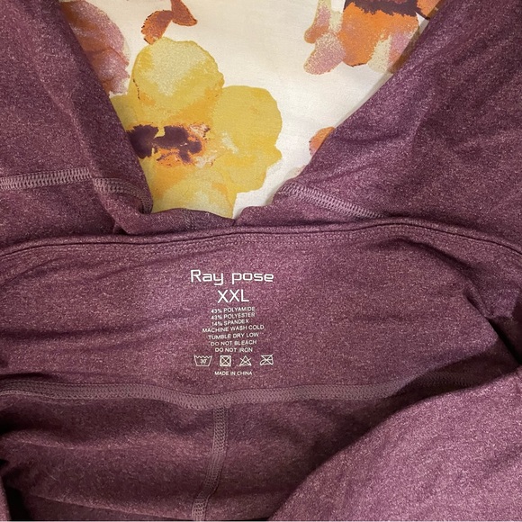 NWOT Capri Leggings XXL - Picture 5 of 5